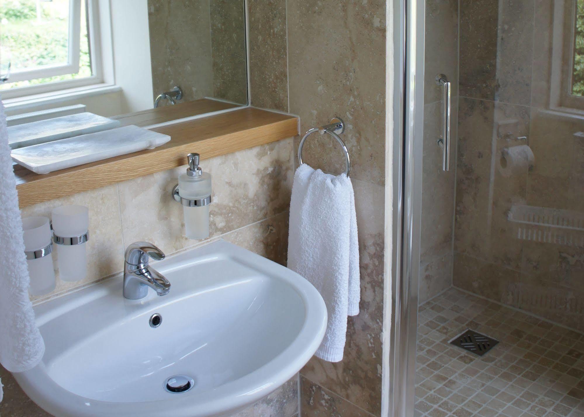 May Cottage B&B Bowness-on-Windermere Dış mekan fotoğraf